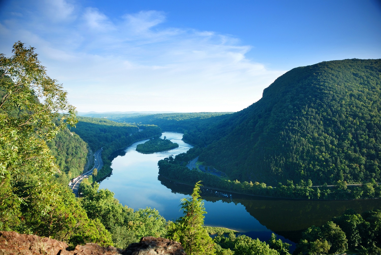 Read more about the article Nature’s Playground: The Outdoor Wonders of the Pocono Mountains