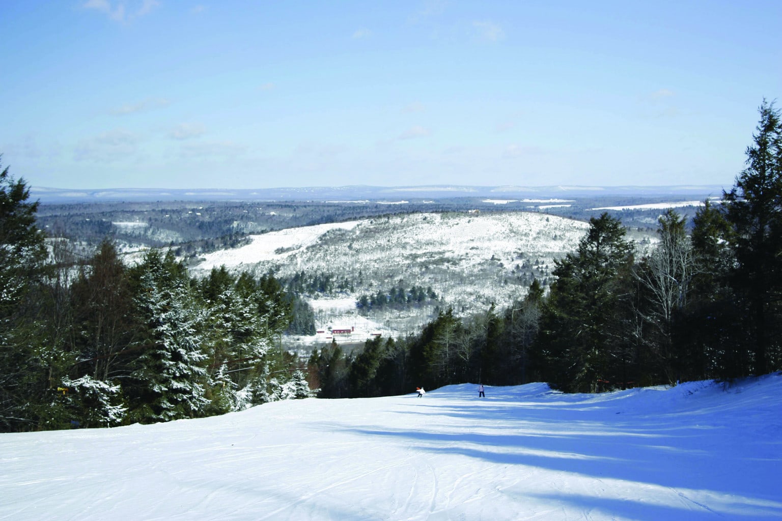 You are currently viewing The Poconos by Season: Year-Round Adventures at Carriage House